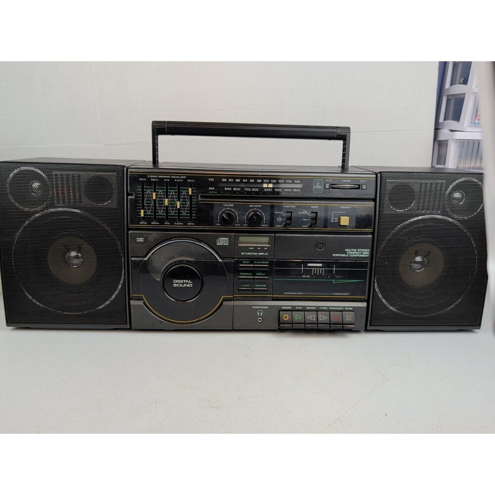 GE 3-7945A Boombox AM/FM Stereo Cassette CD 5 Band Equalizer Ghetto Blaster